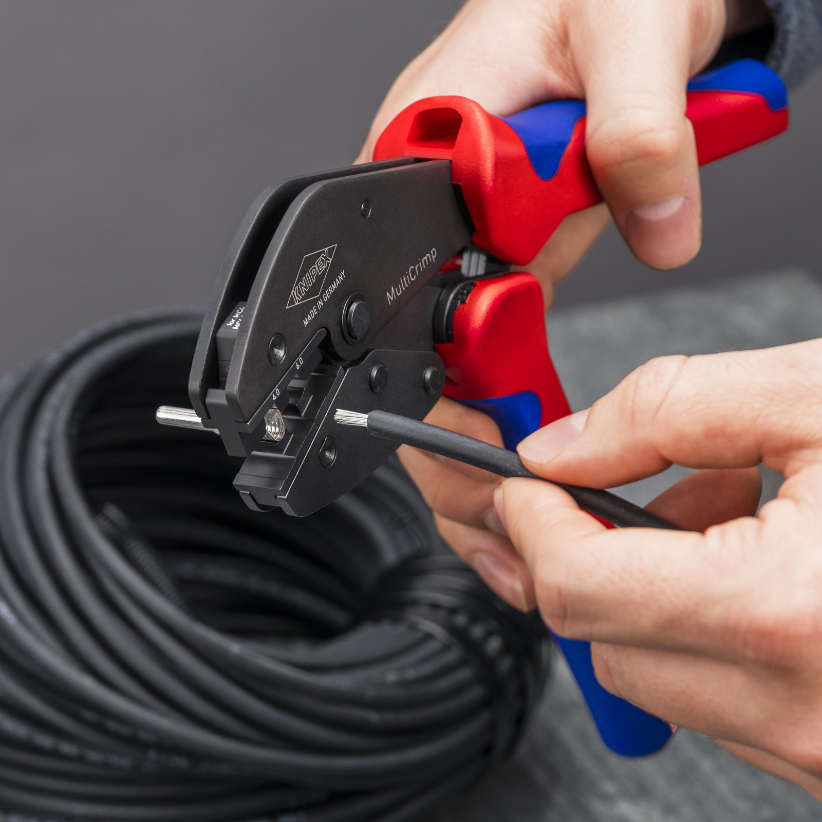 KNIPEX 97 33 03 MultiCrimp® Crimping Pliers with changer magazine with multi-component handles burnished 250 mm – Image 4 of 6