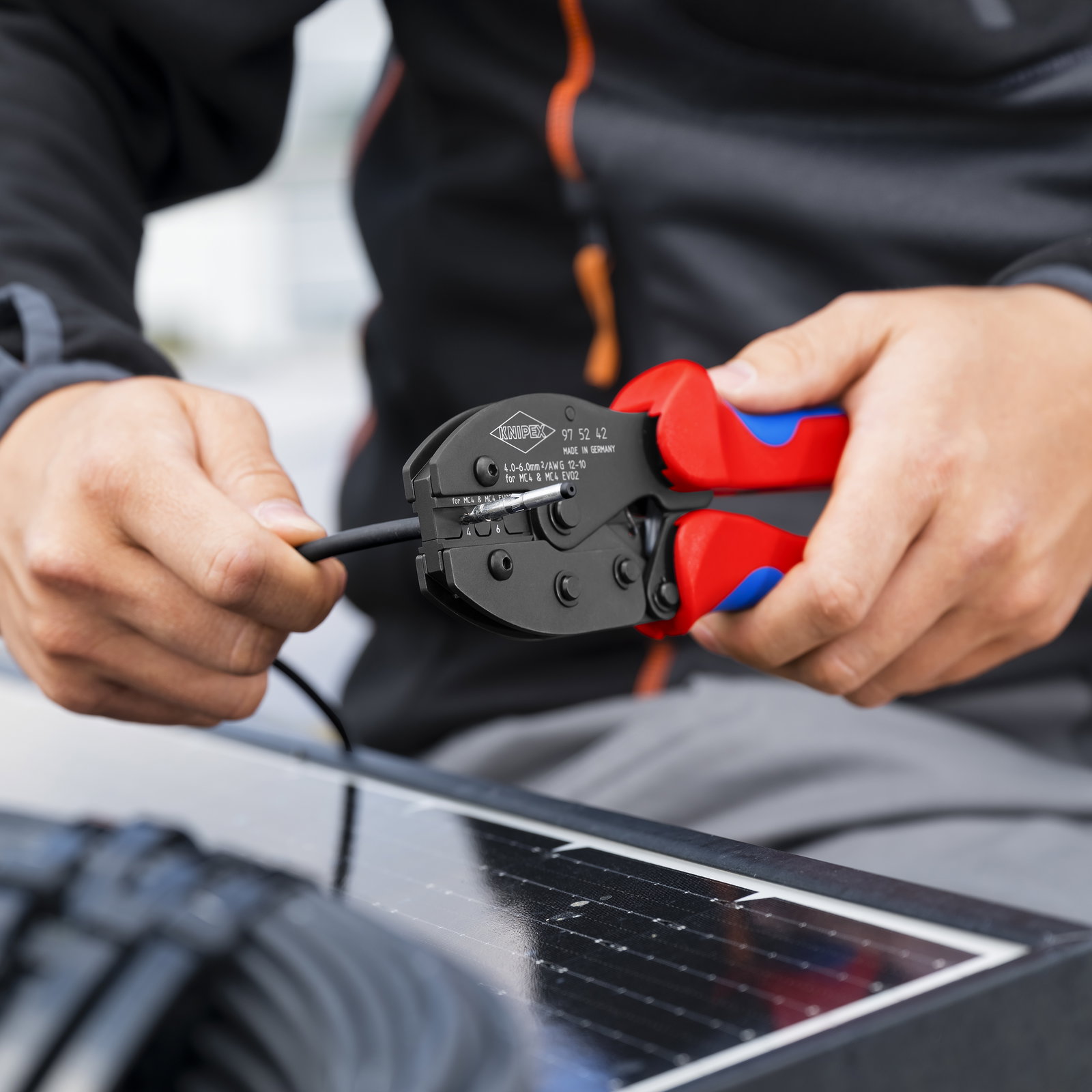 KNIPEX 97 52 42 SB PreciForce Crimping pliers for MC4®/MC4® Evo 2 connectors with non-slip plastic grips burnished 220 mm – Image 5 of 9