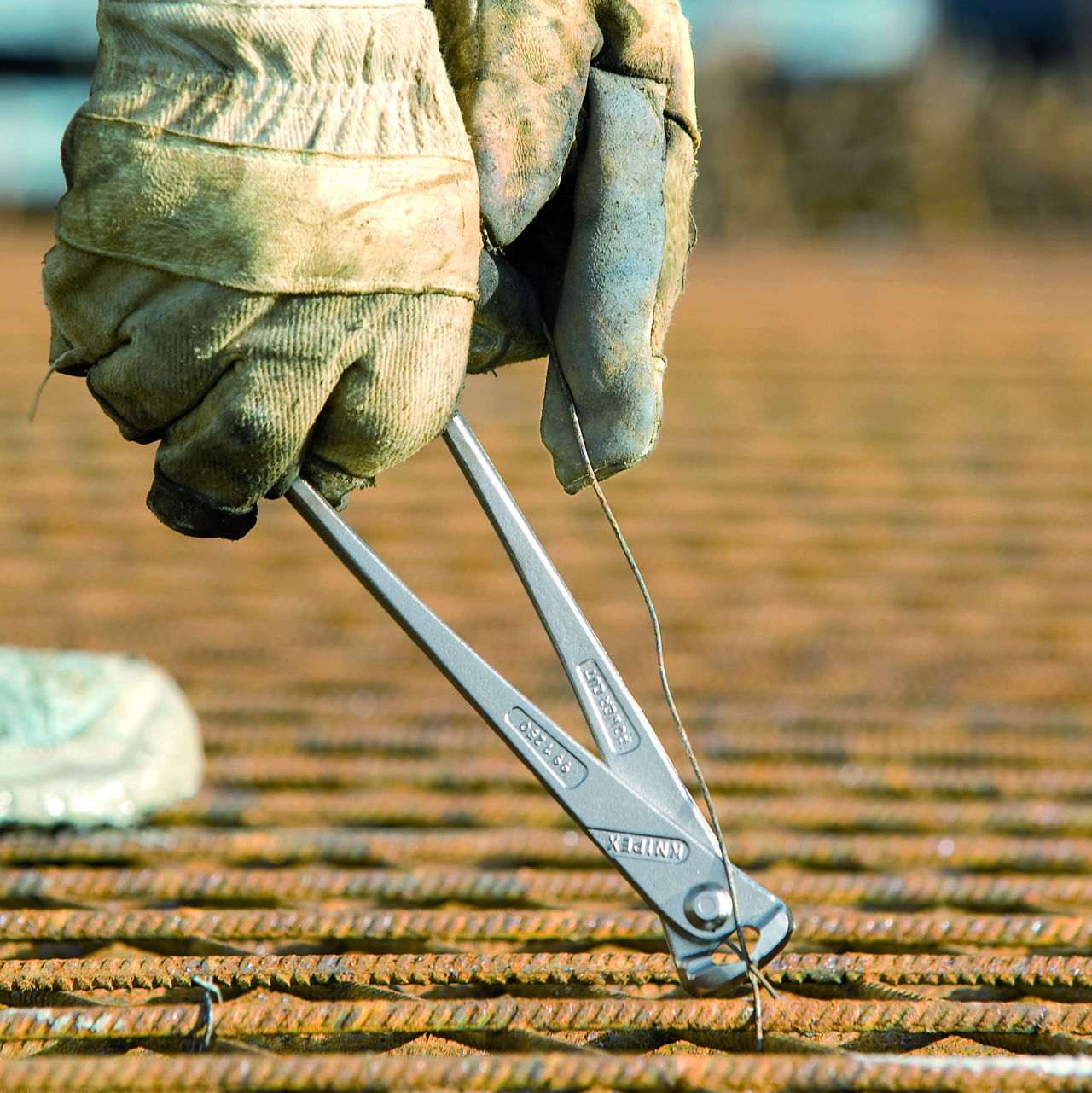 KNIPEX 99 14 250 High Leverage Concreters' Nipper high lever transmission zinc plated 250 mm – Image 2 of 4