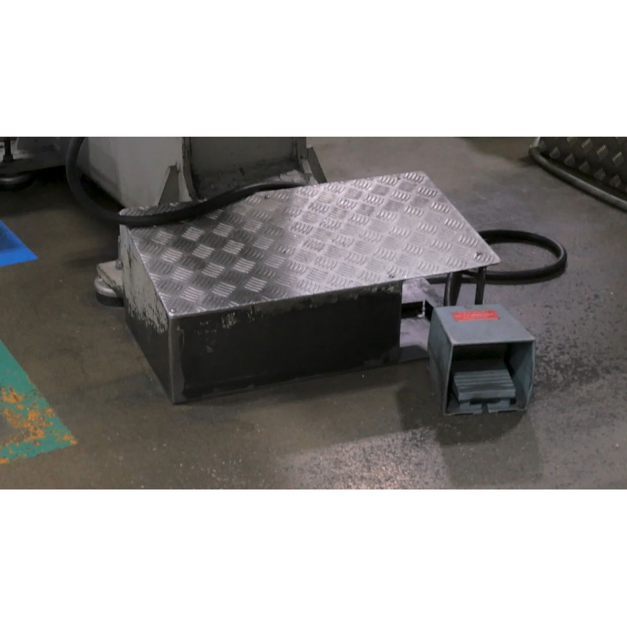 Single foot switch - IP66 - with cover - metallic - blue - 2 NC + 2 NO – Image 8 of 9