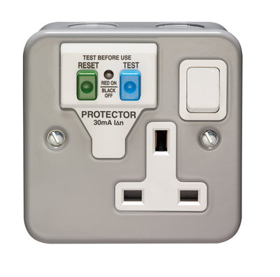 13A 1 Gang Double Pole Switched Metalclad RCD Socket