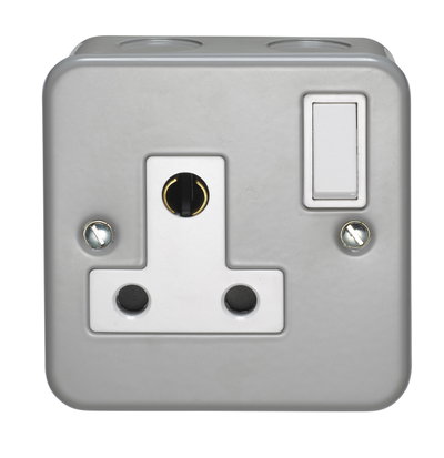 15A 1 Gang Switched Socket (Shuttered) Metalclad