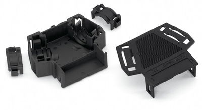 Strain relief housing 3-pole with locking clip black