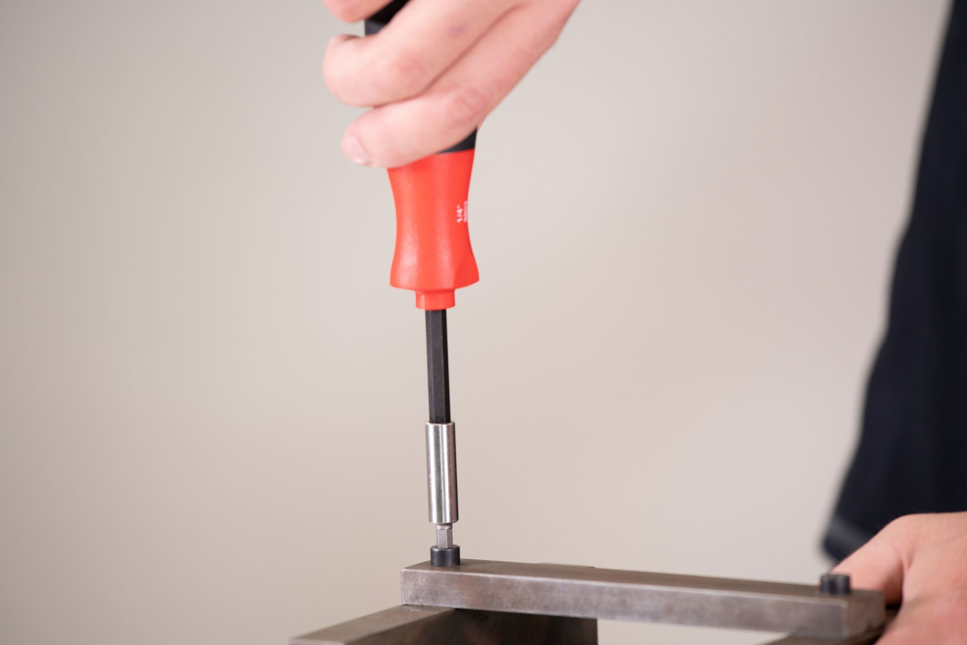 Wiha Screwdriver with bit magazine LiftUp 25 magnetic Mixed with 12 bits, 1/4" (38600) – Image 9 of 11