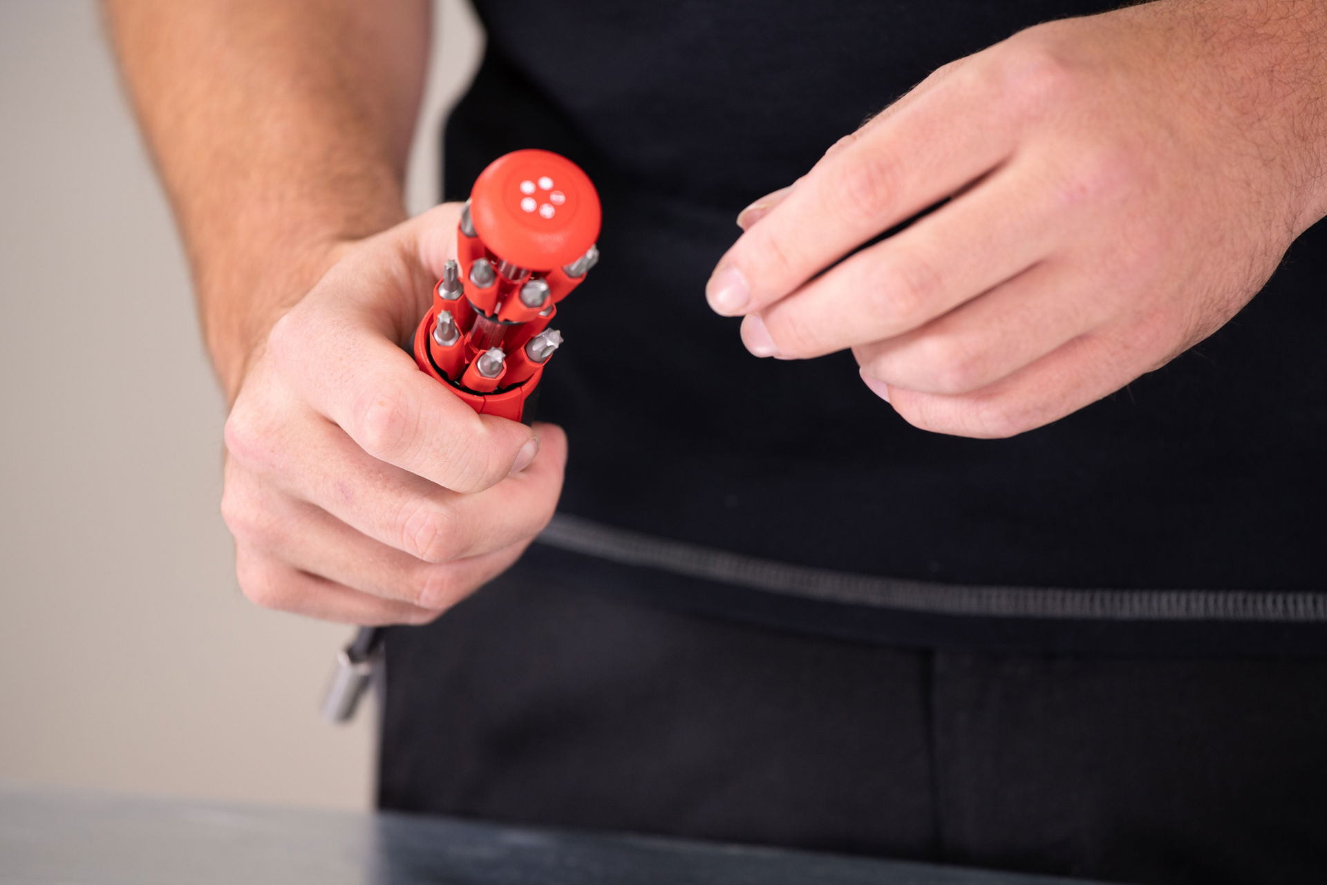 Wiha Screwdriver with bit magazine LiftUp 25 magnetic Mixed with 12 bits, 1/4" (38600) – Image 8 of 11