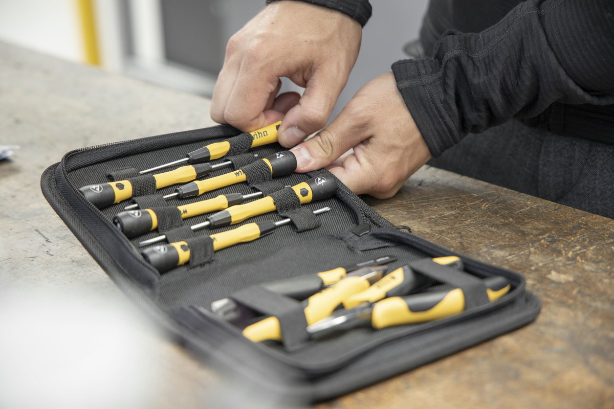 Wiha Tool set ESD Pliers, screwdriver, tweezers, 10-pcs. incl. tool pouch (43994) – Image 6 of 13