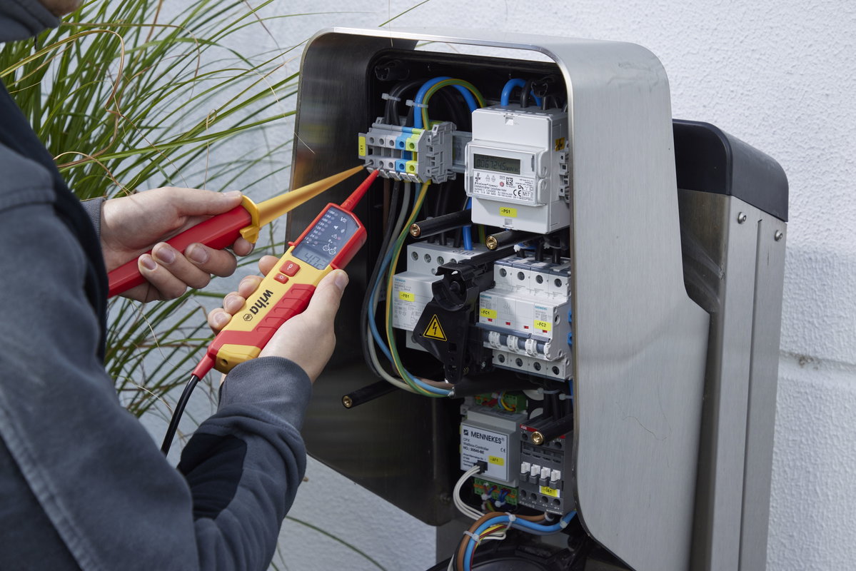 Wiha Voltage and continuity tester eMobility 12 – 1,000 V AC, CAT IV incl. 2x AAA batteries (44319) – Image 8 of 13