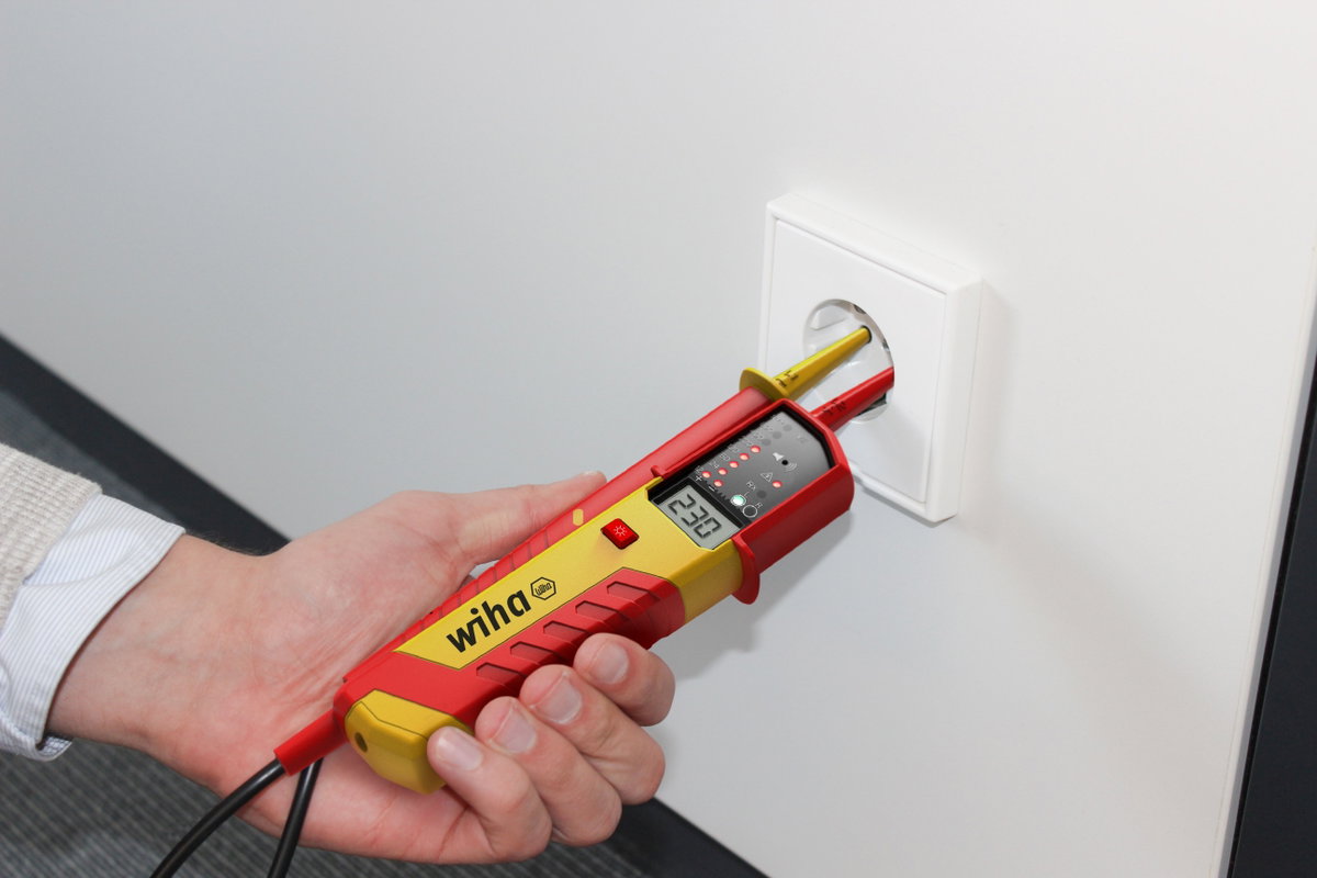 Wiha Voltage and continuity tester eMobility 12 – 1,000 V AC, CAT IV incl. 2x AAA batteries (44319) – Image 6 of 13