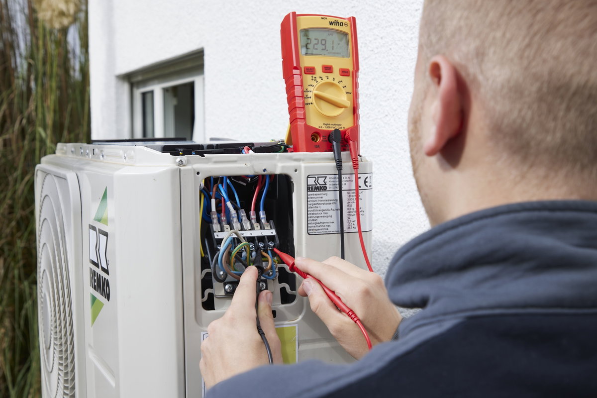 Wiha Digital multimeter up to 1,000 V AC, CAT IV incl. 2x AAA batteries (45215) – Image 12 of 14
