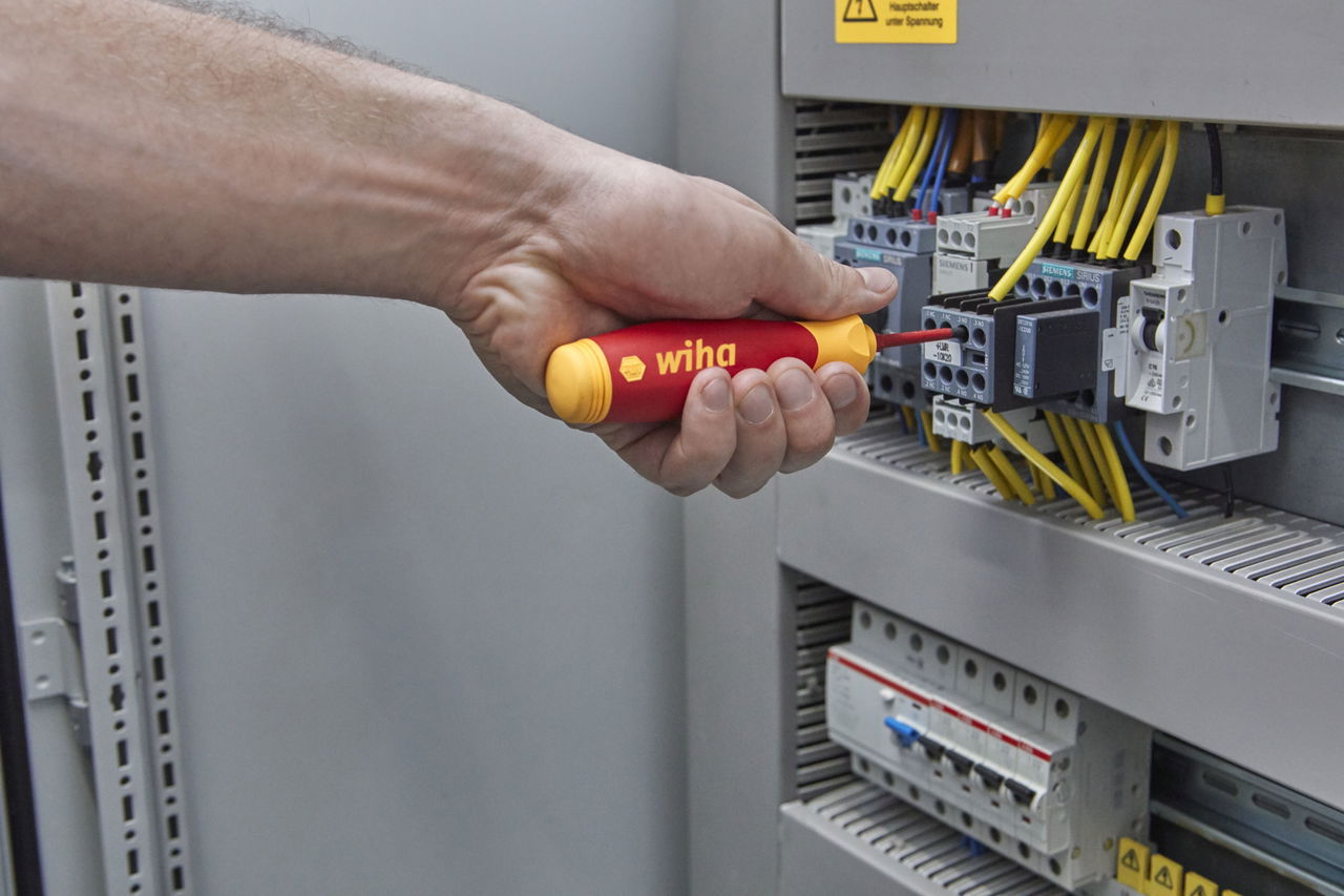 Wiha Screwdriver with bit magazine PocketMax® electric mixed with 4 slimBits (45296) – Image 11 of 26