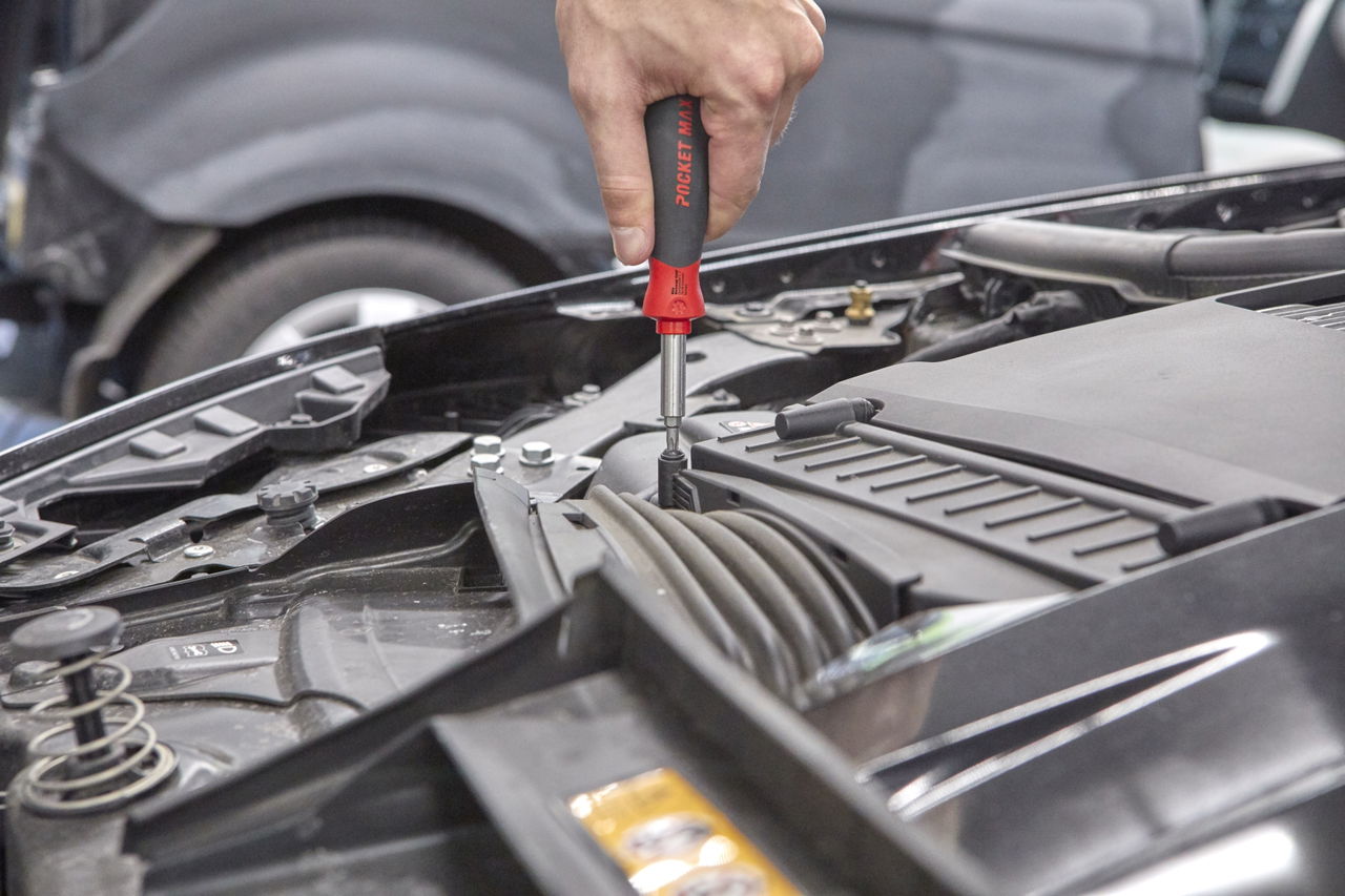 Wiha Screwdriver with bit magazine PocketMax® magnetic Mixed with 8 bits, 1/4" (45292) – Image 12 of 26