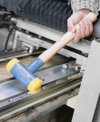 Wiha Soft-faced hammer dead-blow, medium hard with steel tube handle, round hammer face 40, 305 mm (02125)