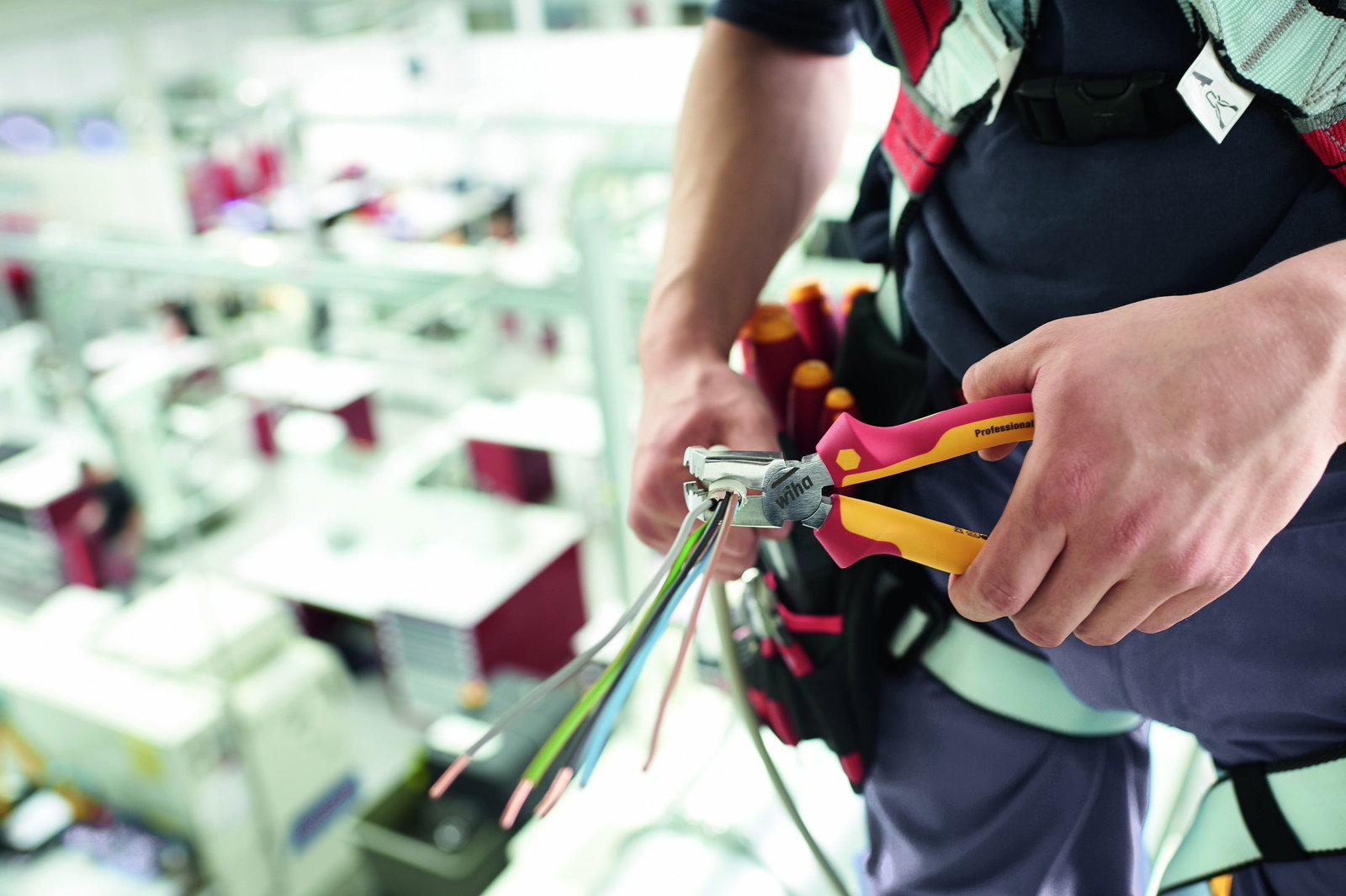 Wiha Installation pliers TriCut Professional electric 170 mm, 7" (38552) – Image 3 of 15