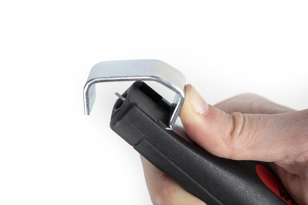Wiha Stripping tool with self-rotating drag blade for round cables 130 mm (44240) – Image 8 of 13
