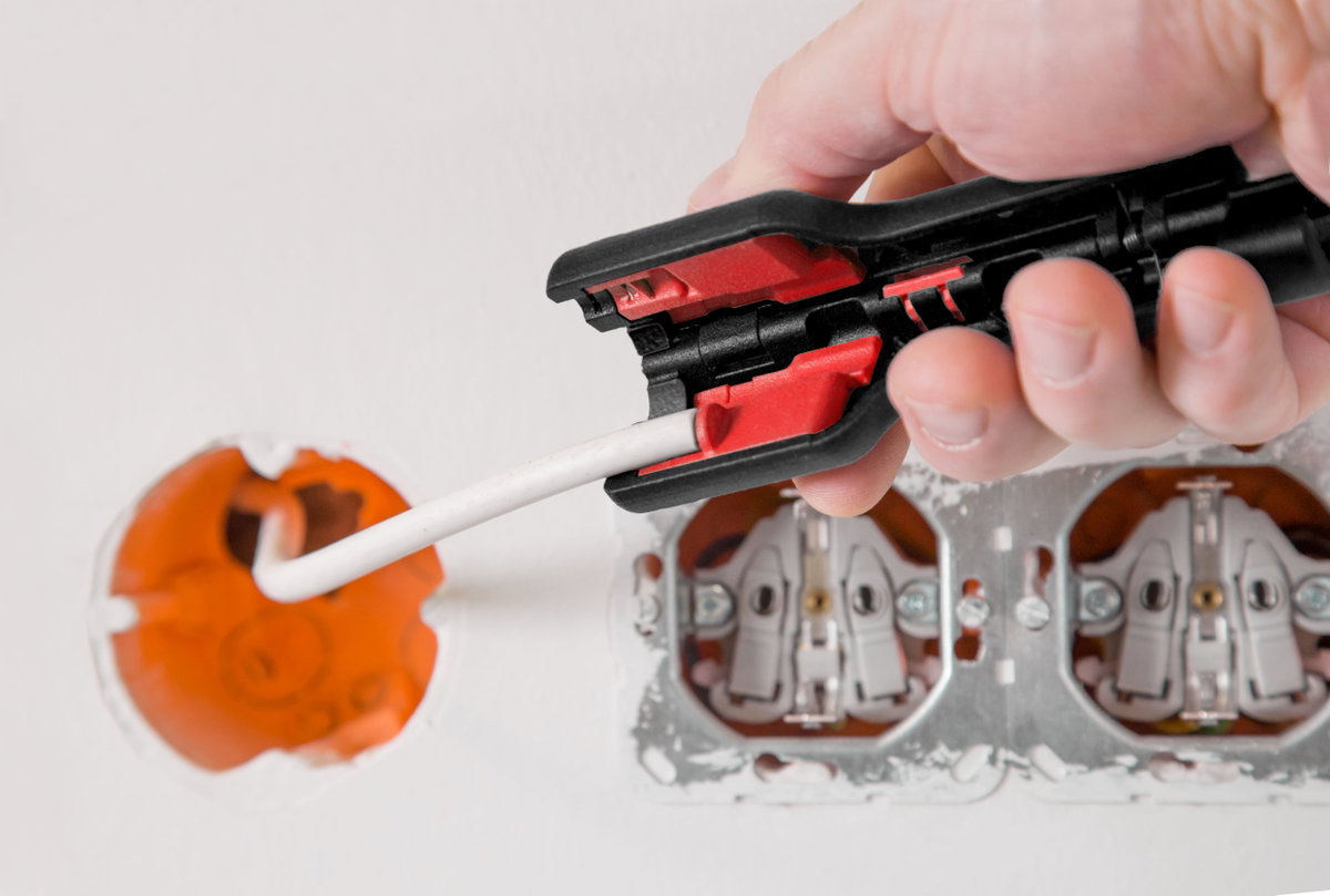 Wiha Stripping and assembly tool for coaxial cable with F-connector 125 mm (44241) – Image 10 of 13