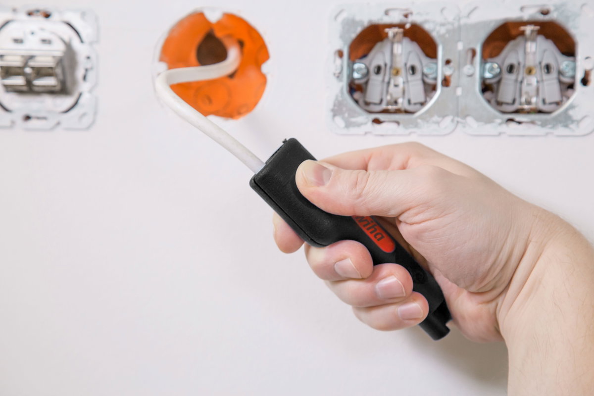 Wiha Stripping and assembly tool for coaxial cable with F-connector 125 mm (44241) – Image 9 of 13