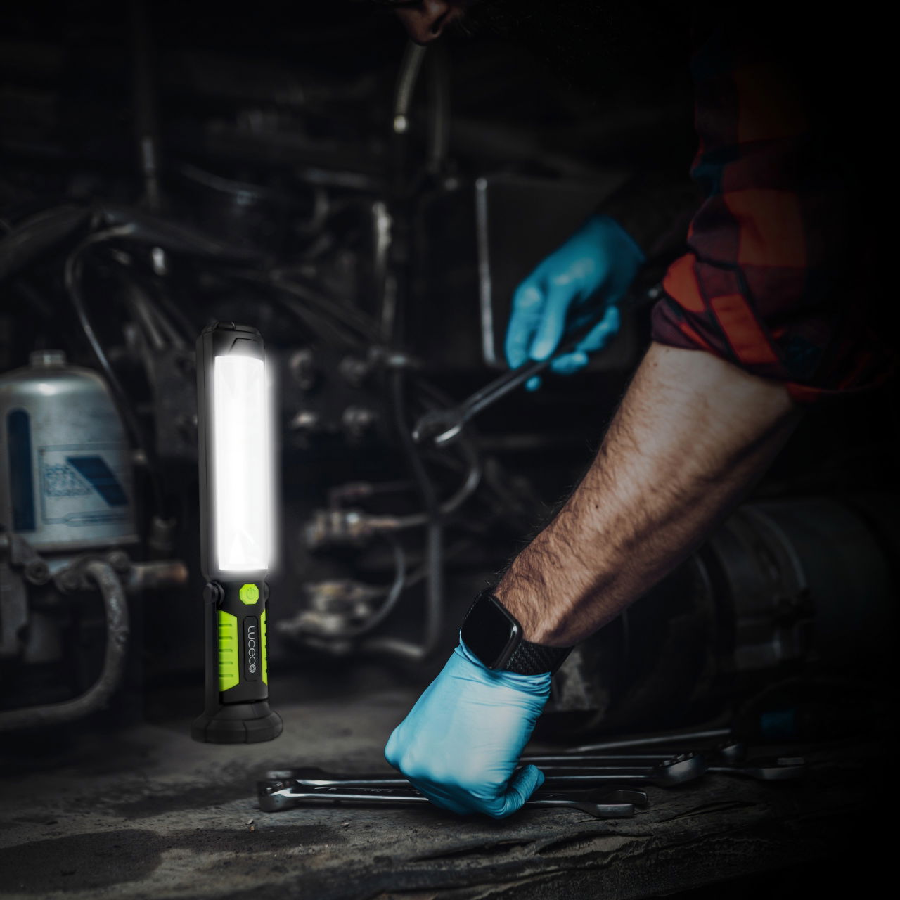 Luceco tilting inspection torch with powerbank 5v 5w 450lm 6500k - USB charged