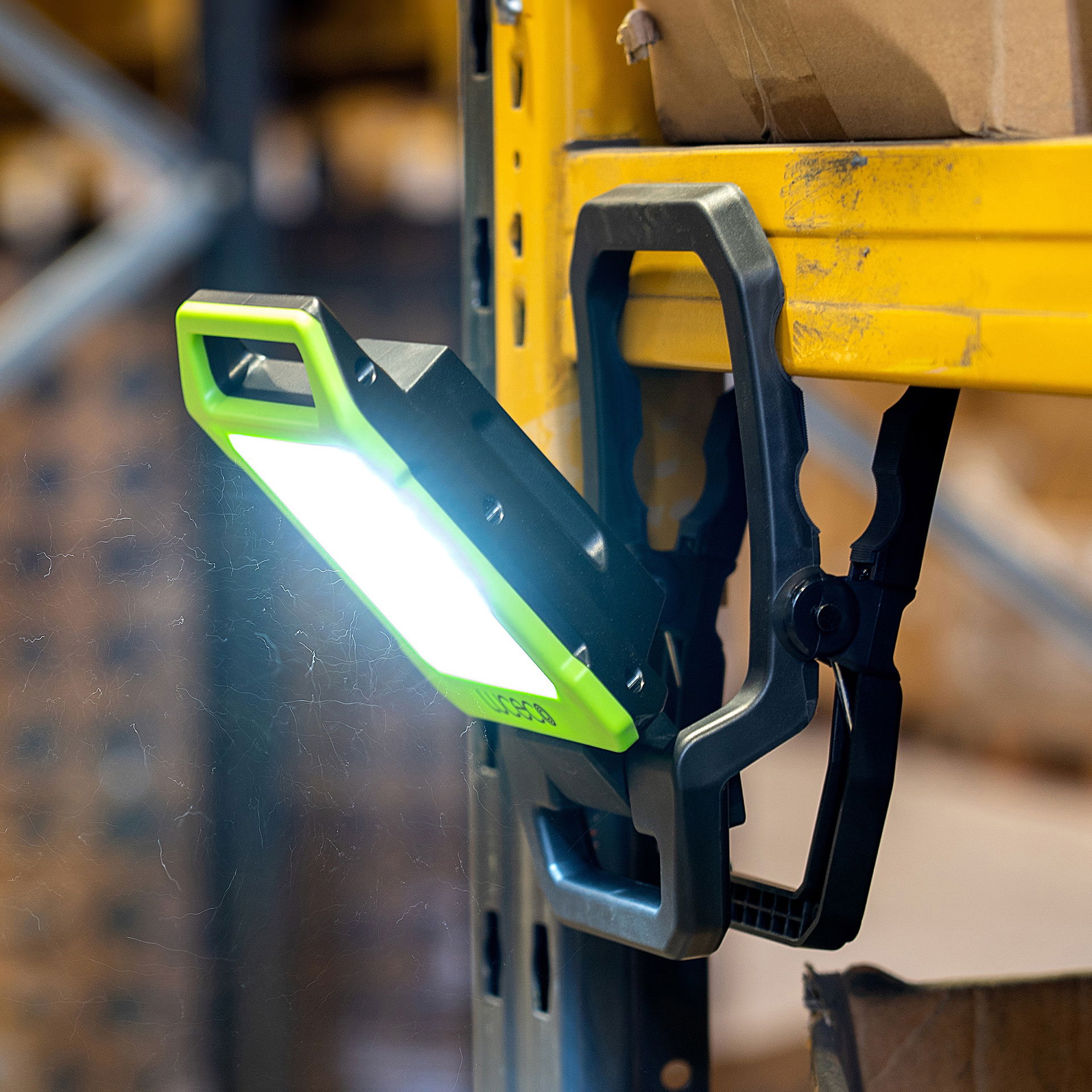 Luceco Folding Clamp Work Light 1000lm