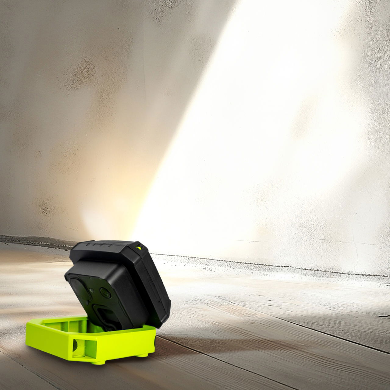 Luceco Compact Magnetic Work Light, 7.5W
