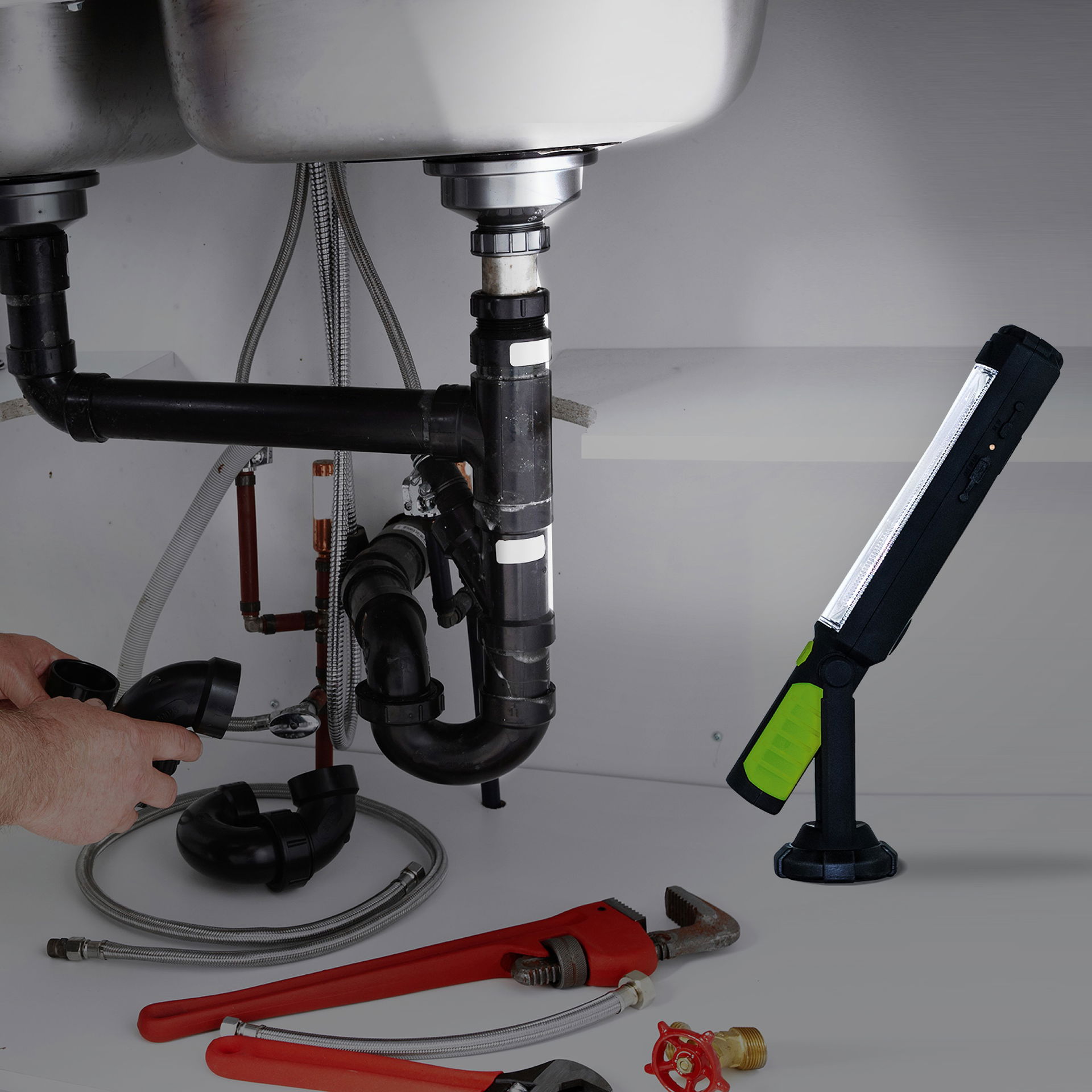 Luceco tilting inspection torch with powerbank 5v 5w 450lm 6500k - USB charged