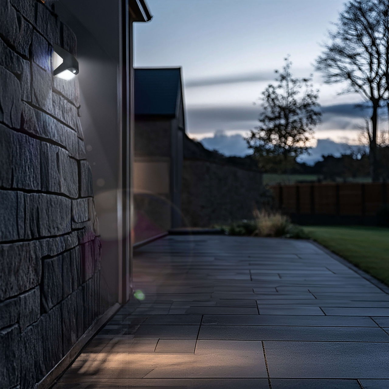 Luceco Prysm Decorative Outdoor Solar Wall Light with PIR Motion Sensor and USB Charging Port, LED Exterior Lighting, Black, IP54, 6W, 600lm, 4000K