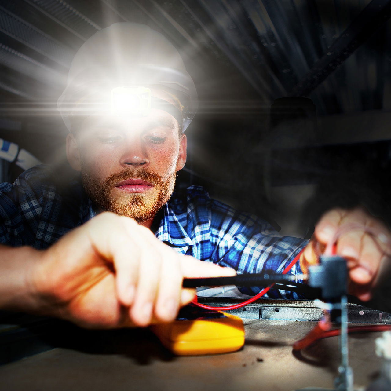 Hands-Free Operation: Choose between the on/off switch or PIR motion sensing function.  Ideal when hands a full, or covered in paint or oily after working on a car.