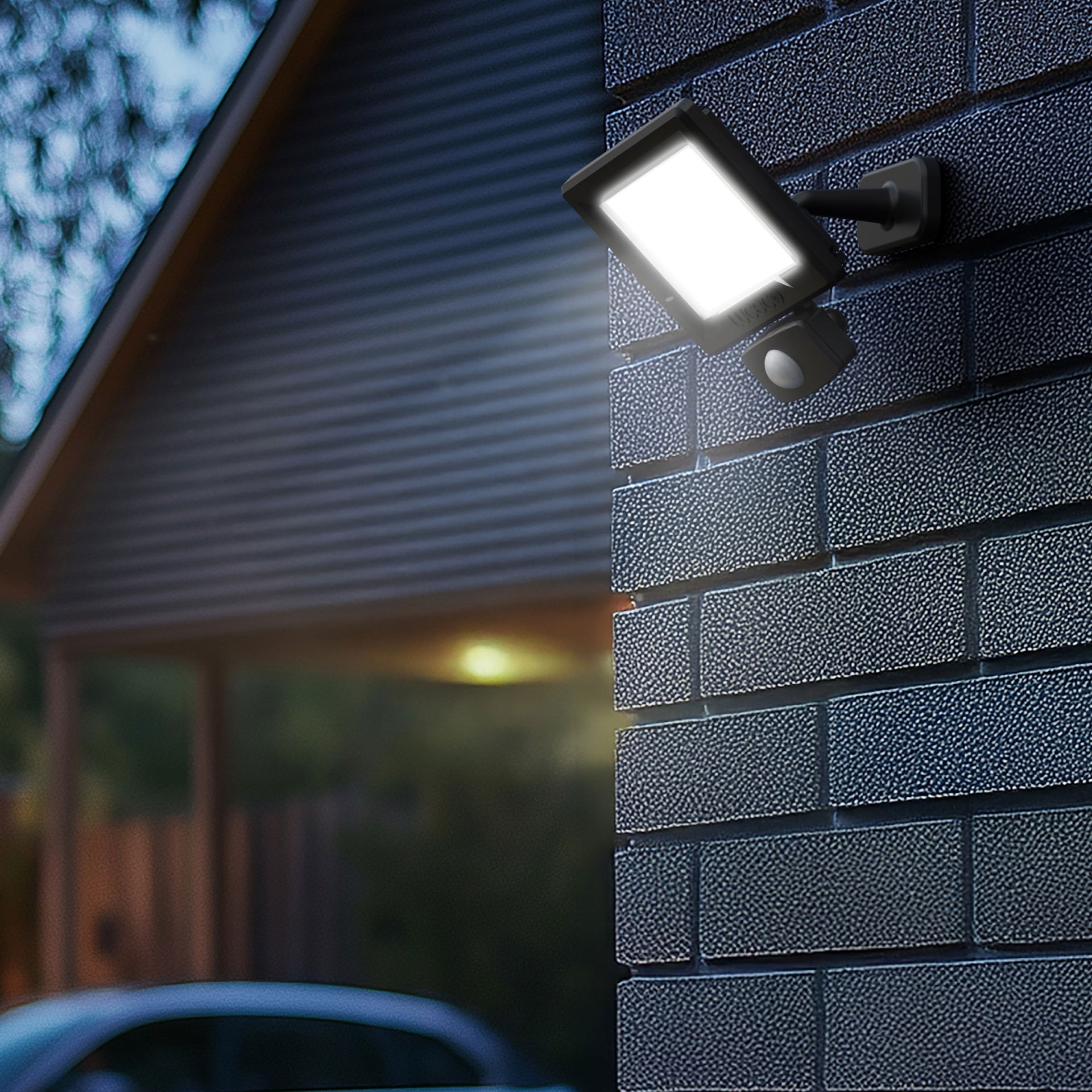 Essence floodlight with ball joint 30W black 4000k colour temp with PIR