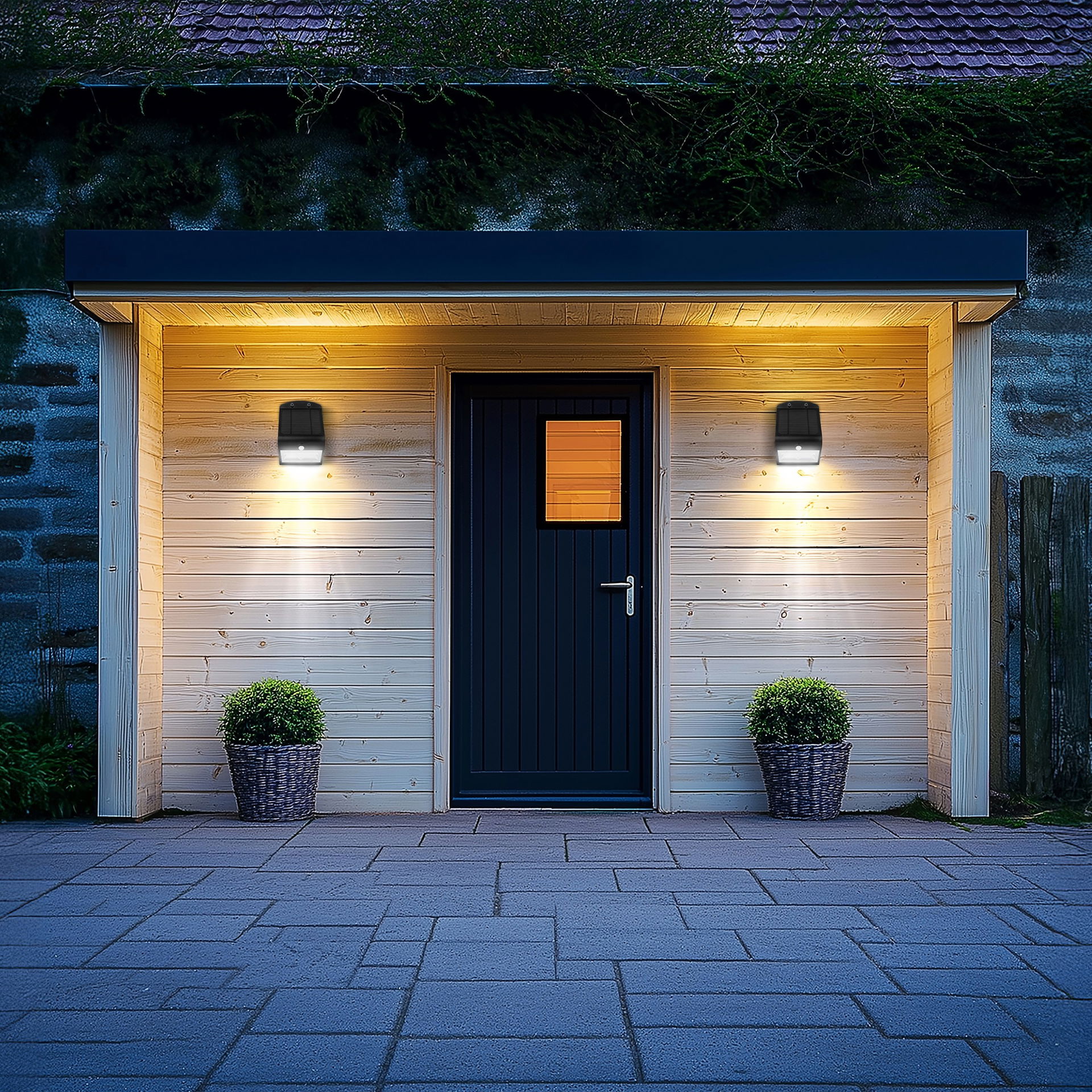 Luceco Solar Wall Light & PIR 3.2W Black