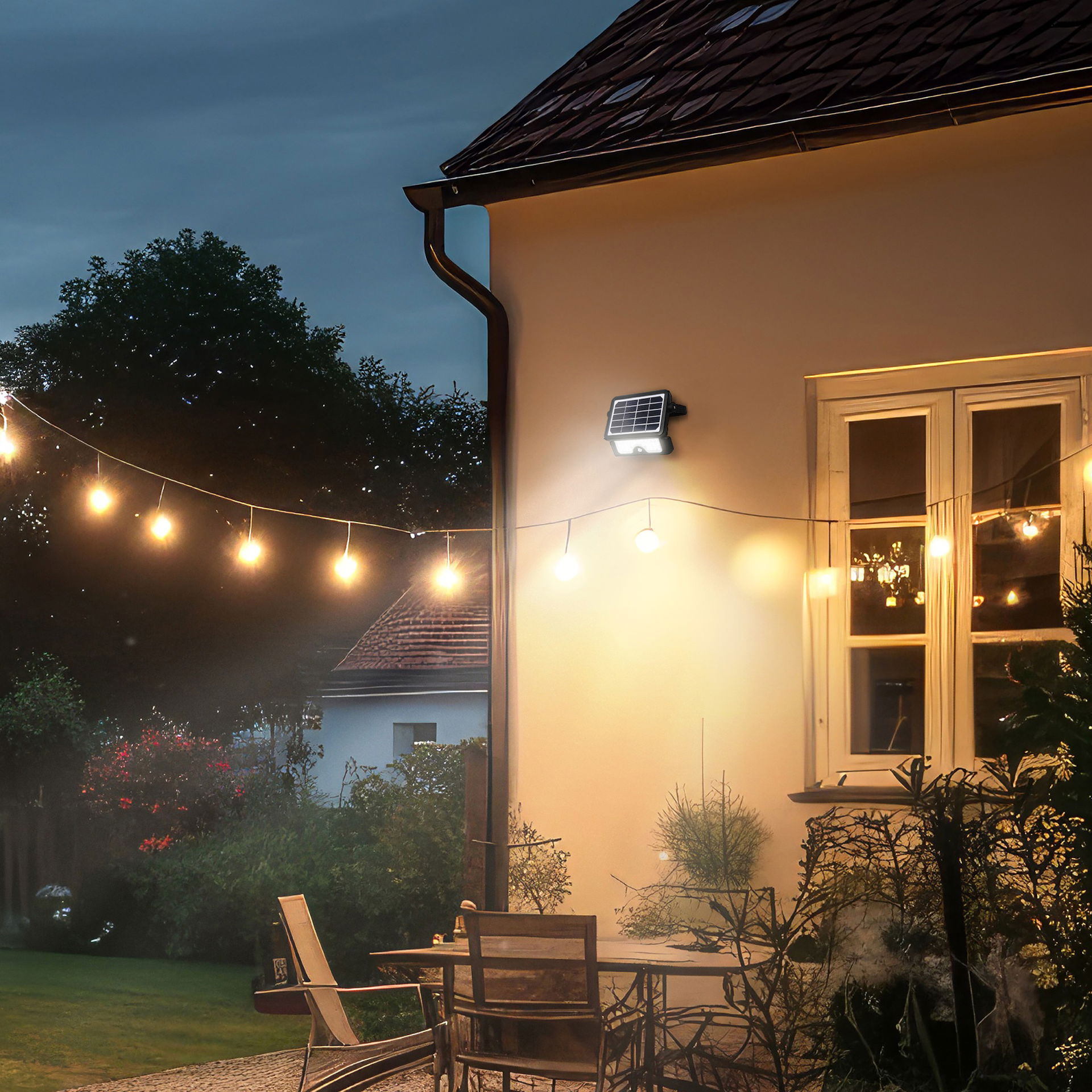 Luceco Solar Floodlight & PIR 5W, 550lm